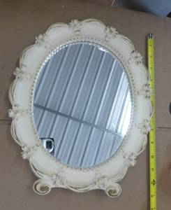 lot 202 image: Vintage mirror