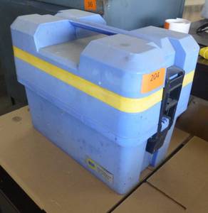 lot 204 image: Multi level tool box