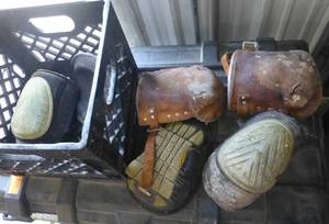 lot 221 image: 3 sets of knee pads