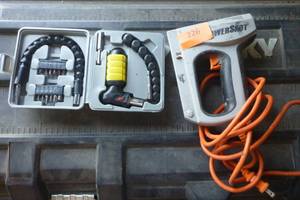 lot 226 image: Powershot stapler and small tool set