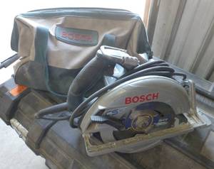 lot 233 image: Bosch circular saw