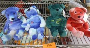 lot 254 image: FOUR baseball beanie baby bears 2 Sammy Sosa and 2 Mark Mcgwire