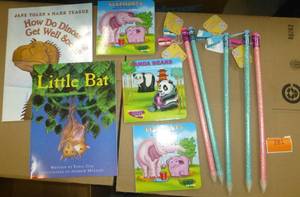 lot 281 image: Kids books and 5 Large pencils with sharpeners