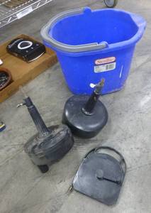 lot 292 image: Bucket and 3 drain snakes