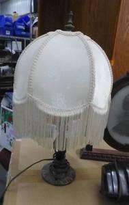lot 302 image: Bedside lamp, photo frame, Bakelite art deco bed light