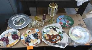 lot 327 image: Vintage Collector plates and lamps