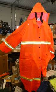 lot 147 image: FOUR Mens Large rain suits Blaze Orange