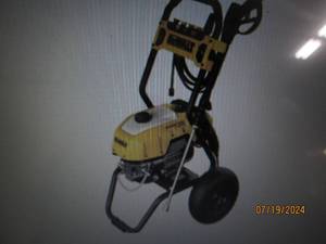 lot 12 image: DeWalt 2400 PSI 13 Amp Electric Cold-Water Pressure Washer