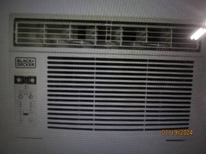 lot 14 image: BLACKDECKER 14,500 BTU Electronic Window Air Conditioner with Dehumidifier
