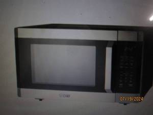 lot 21 image: Commercial Chef 1.6 Cu. Ft. 1100-Watt Countertop Microwave Oven - BlackStainless Steel