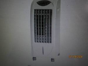lot 22 image: SPT Portable Evaporative Air Cooler with 3D Honeycomb Cooling Pad