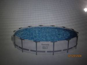 lot 35 image: Bestway Steel Pro MAX 14 x 33 Round Metal-Frame Pool Set
