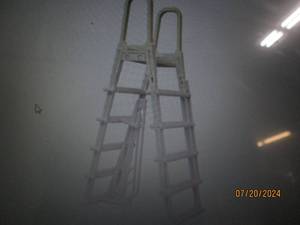 lot 43 image: A-Frame Flip-Up Ladder for Above-Ground Pools