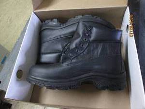 lot 138 image: thorogood size 10 M boots non steel toe