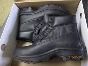 lot 143 image: thorogood size 10 M boots non steel toe