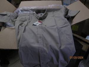 lot 160 image: case of 20 clique size lg short sleeve button up new work shirts