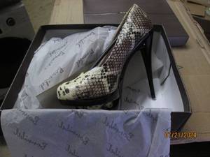 lot 171 image: case of 12 pairs of new bonnibel heels various sizes