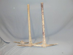 lot 65 image: Mixed Lot of Pick Axes
