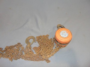 lot 66 image: Chain Hoist