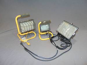 lot 68 image: Mixed Lot of Garage Work Lights
