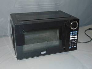 lot 79 image: Sunbeam Microwave