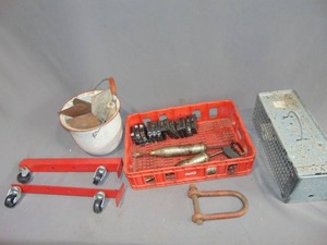 lot 101 image: Mixed Lot of Handyman Items - Breakers, Grease Guns, Trowels and More