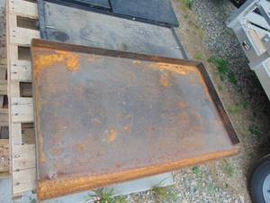 lot 131 image: 36 Blackstone Griddle Top and Shelves