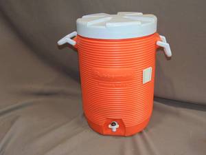 lot 135 image: Igloo Water Cooler