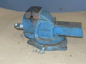 lot 143 image: Paramo Bench Vise