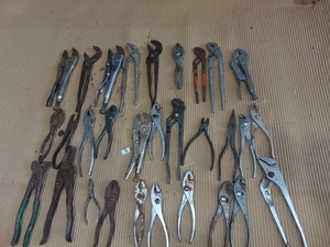 lot 145 image: Mixed Lot of Pliers and Vise Grips