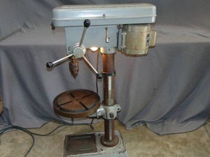 lot 154 image: Milwaukee Heavy Duty Drill Press - Model 120