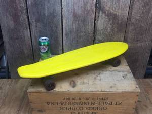 lot 103 image: Vintage Survivor NEWPORTER Yellow Skateboard
