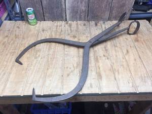 lot 129 image: Vintage Large Gifford Wood Co Ice Tongs