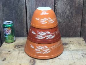 lot 139 image: 3 Pc PYREX Nesting Bowl Set - Harvest Wheat