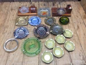 lot 178 image: Vintage Advertiser - Depression - MCM Ashtrays