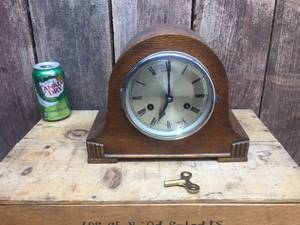 lot 188 image: Antique Compact Mantel Clock