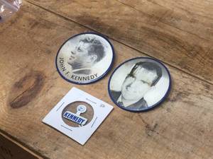 lot 203 image: Vintage Kennedy - Nixon 1960 Political Buttons