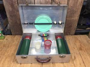 lot 250 image: Neat Old Picinic Set