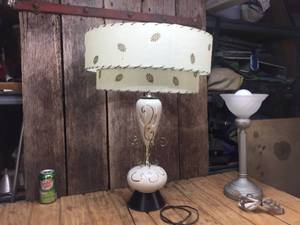 lot 259 image: Vintage MCM 2-Tier Lamp Plus Other