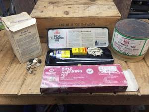 lot 285 image: Vintage HuntingGun Related Items