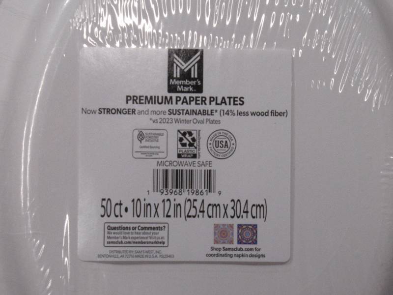 lot 232 image: NEW 2 Pack of Members Mark Medallion Mix Oval Paper Plates, 10 x 12 (50 Count per Pack)