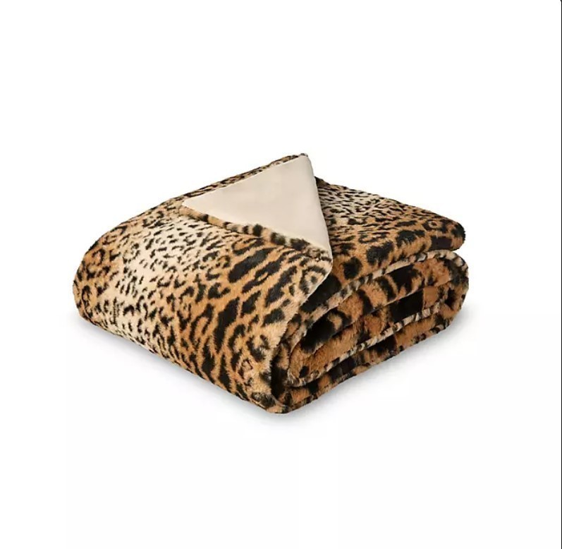 lot 204 image: NEW Members Mark Luxury Faux Fur Throw 60 x 70 - Brown Cheetah