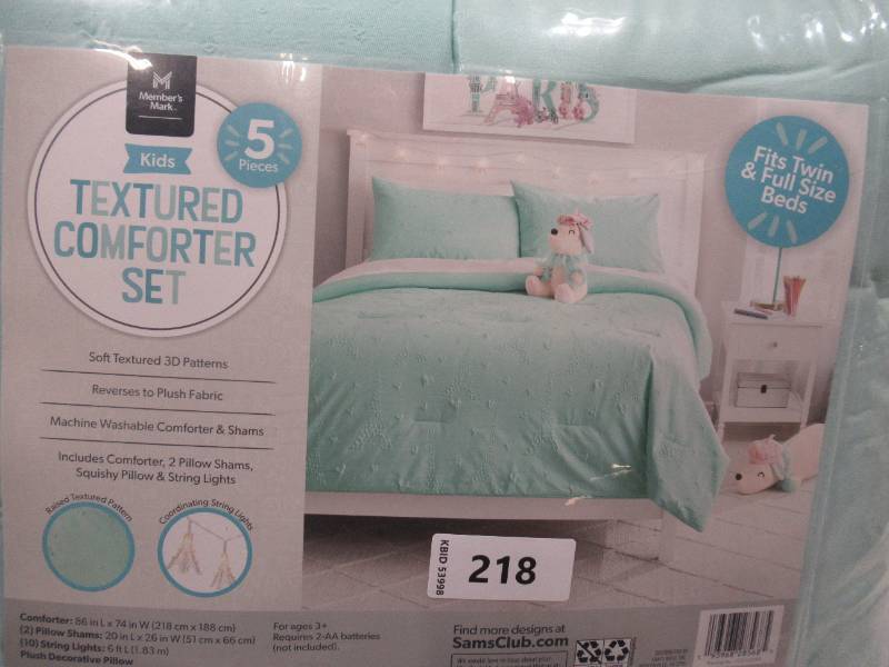 lot 218 image: NEW Members Mark Kids 5-Piece Heat Pressed Comforter Set - Teal Paris Poodle