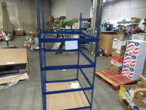 lot 106 image: Adjustable Blue Metal Frame Built to Fit Onto Pallets - Perfect for Projects