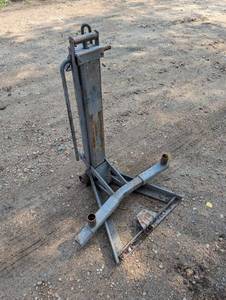 lot 35A image: Manual Trailer JackLift