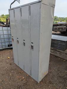 lot 7B image: Solid 4 Unit Locker Storage