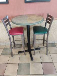 COMMERCIAL RESTAURANT DINING ROUND TABLE AND CHAIRS SET