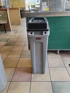 RUBBERMAID COMMERCIAL SLIM JIM TRASH CAN