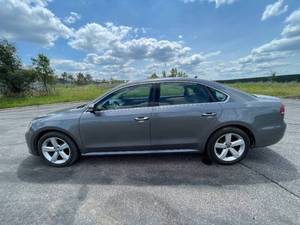 2013 Volkswagen Passat SE PZEV - 2 OWNERS