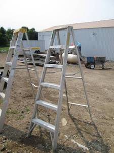 lot 40 image: Lot of 2 Werner Aluminum Step Ladders